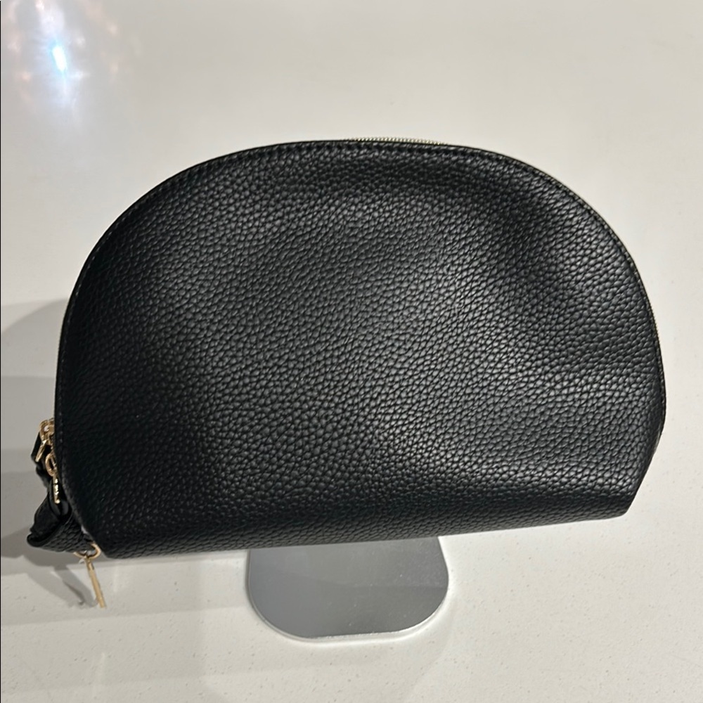✨Host pick ✨NWOT Shiseido Alphabet Cosmetic Pouch - Picture 2 of 7